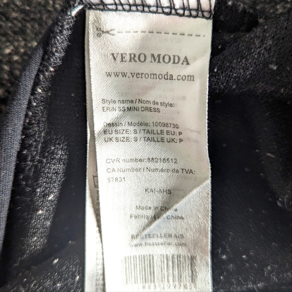 Vero Moda Erin SS Mini Dress, Grey Tweed and Black, Zipper Details - Picture 4 of 5